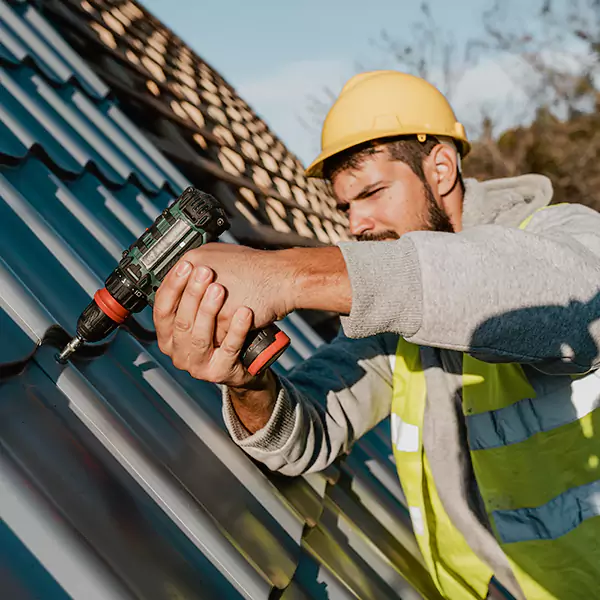 Why Bellevue Homeowners Choose Bellevue Roofing Co for Steel Roof Repair Service?